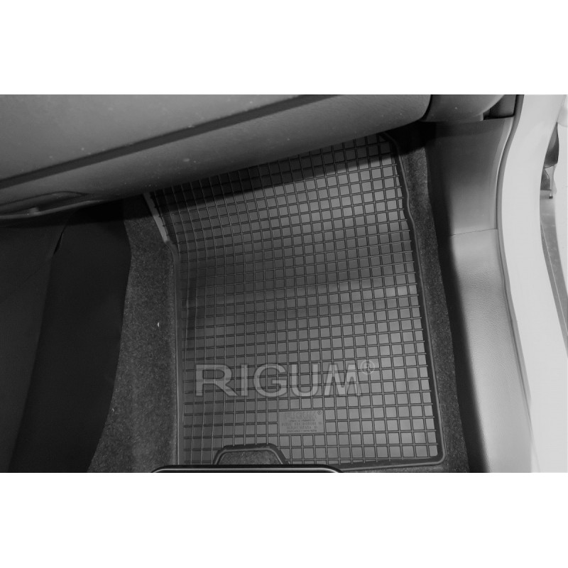 Gumijas auto paklāji SUZUKI VITARA (2015-...) RIGUM, melni