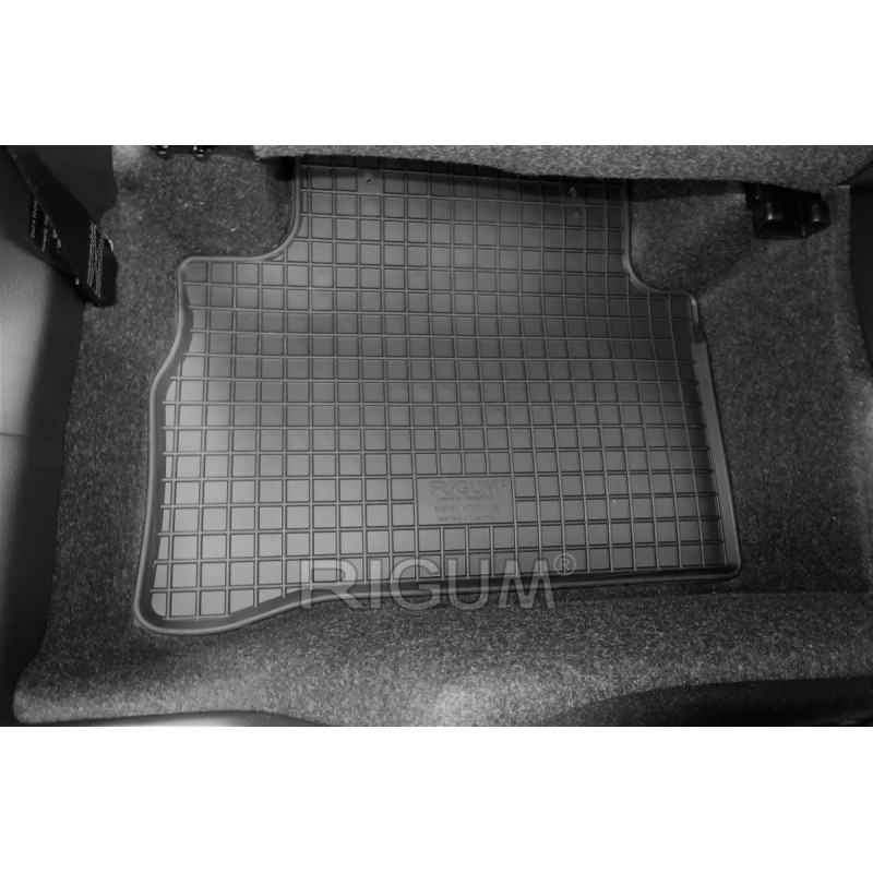 Gumijas auto paklāji SUZUKI VITARA (2015-...) RIGUM, melni