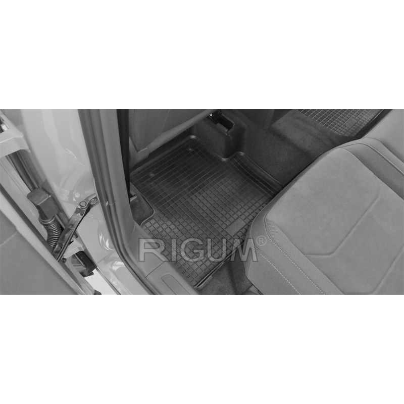 Gumijas auto paklāji VOLKSWAGEN TIGUAN (2016-...) RIGUM, melni