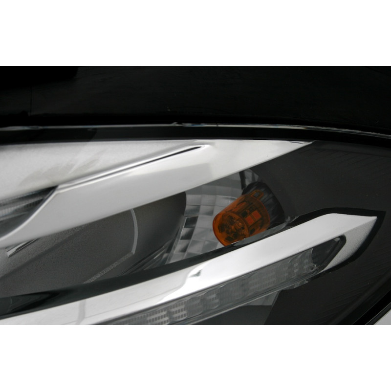 BMW f10/f11 (10-13) xenon, LCI-look lukturi, melni