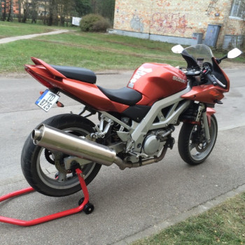 Motocikla pacēlājs, statīvs, aizmugurējais.